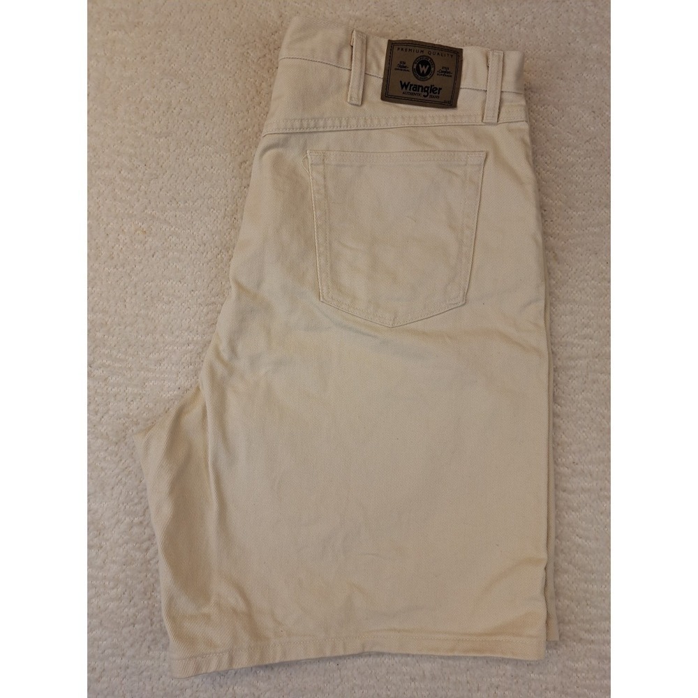 Wrangler Jean Shorts Mens Size 42 Beige 100% Cotton 5 Pocket Flat Front Denim